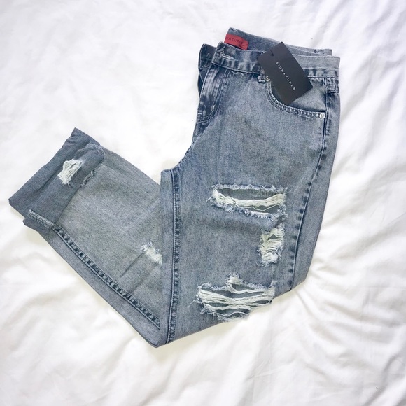 Denim - 🌼Distressed Boyfriend Jeans 🌼